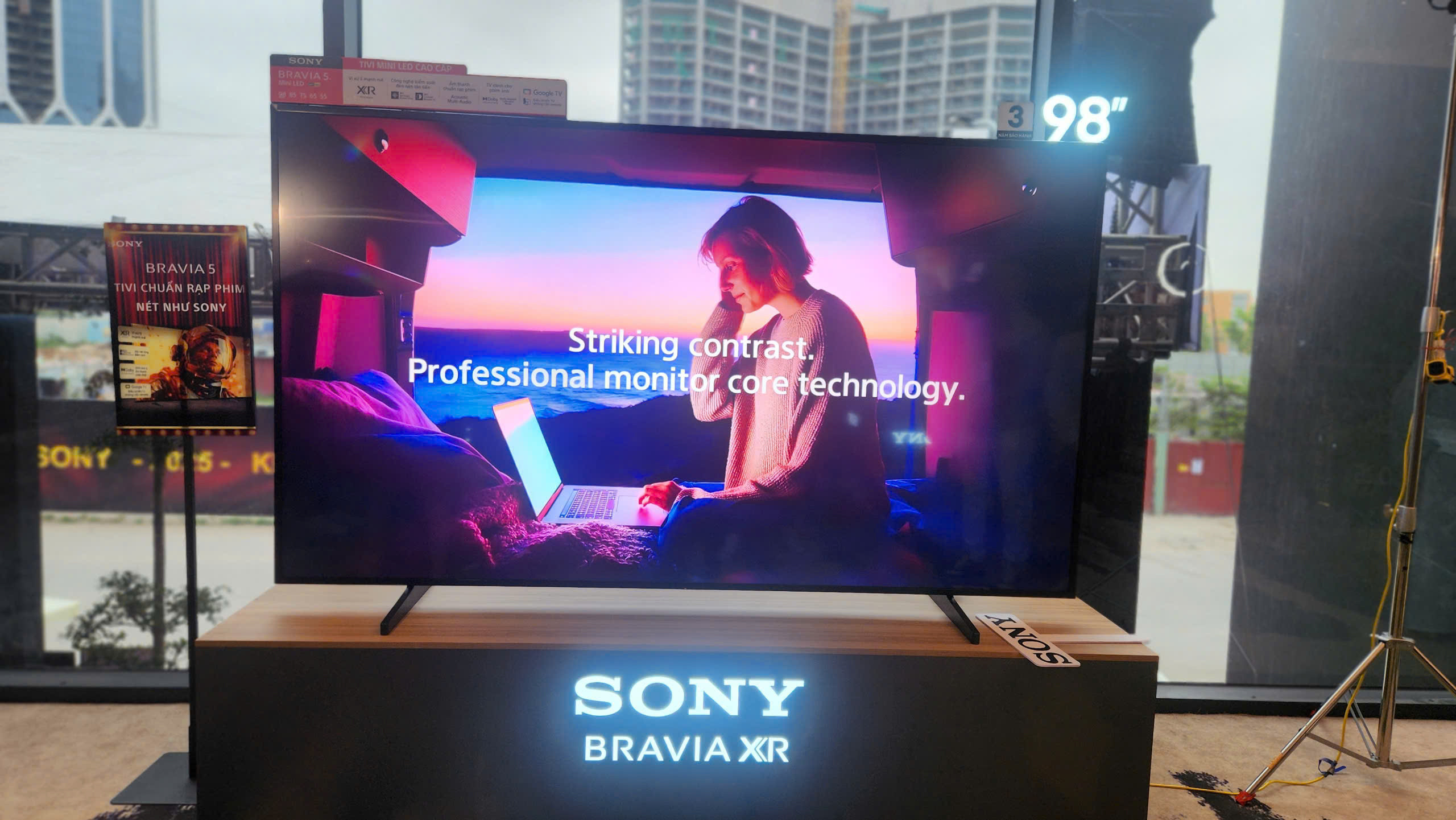 Mua Tivi Sony 98 inch Chính Hãng – Đẳng Cấp Cho Biệt Thự Cao Cấp [Mới 2025]
